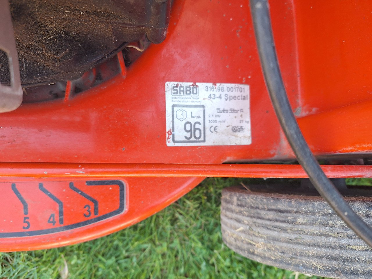SABO Quattro 40 grasmaaier op benzine.