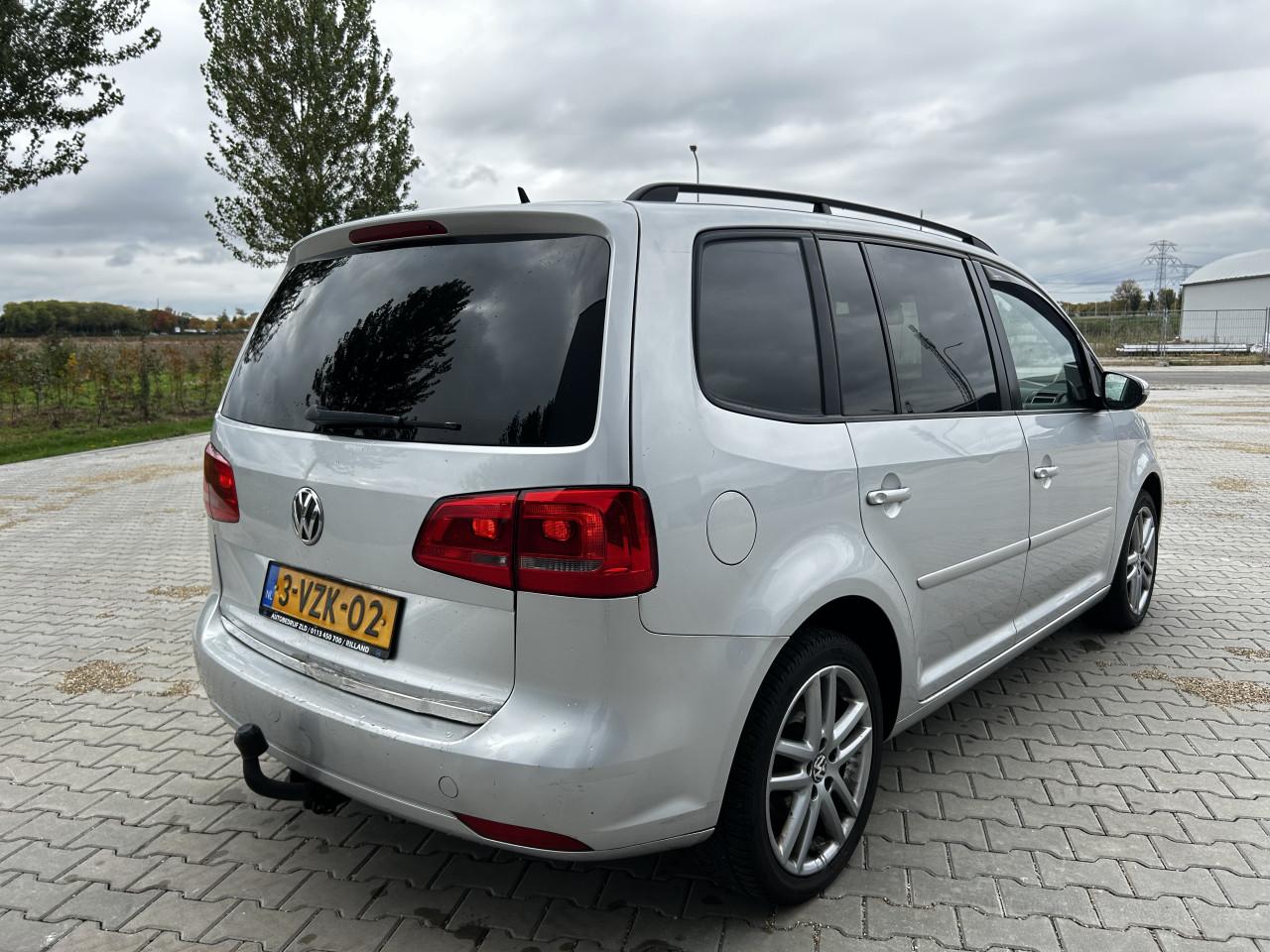 Volkswagen Touran 1.6 TDI/Virtual cockpit/DSG/GRIJS KENTEKEN