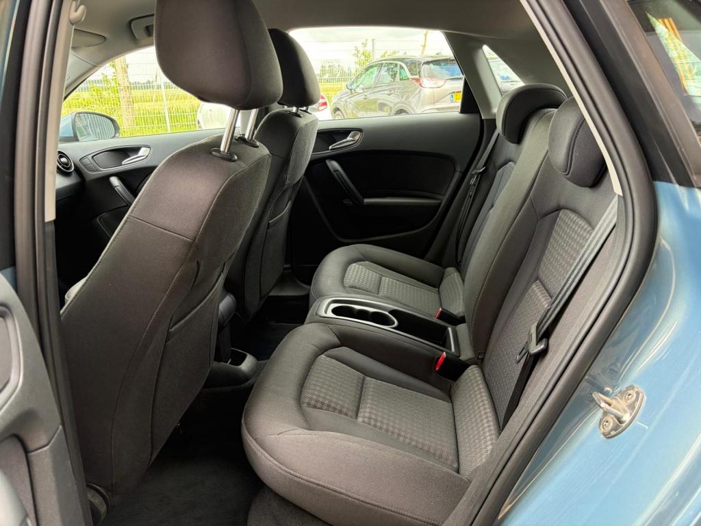 Audi A1 Sportback 1.4 tfsi connect | s-line | automaat