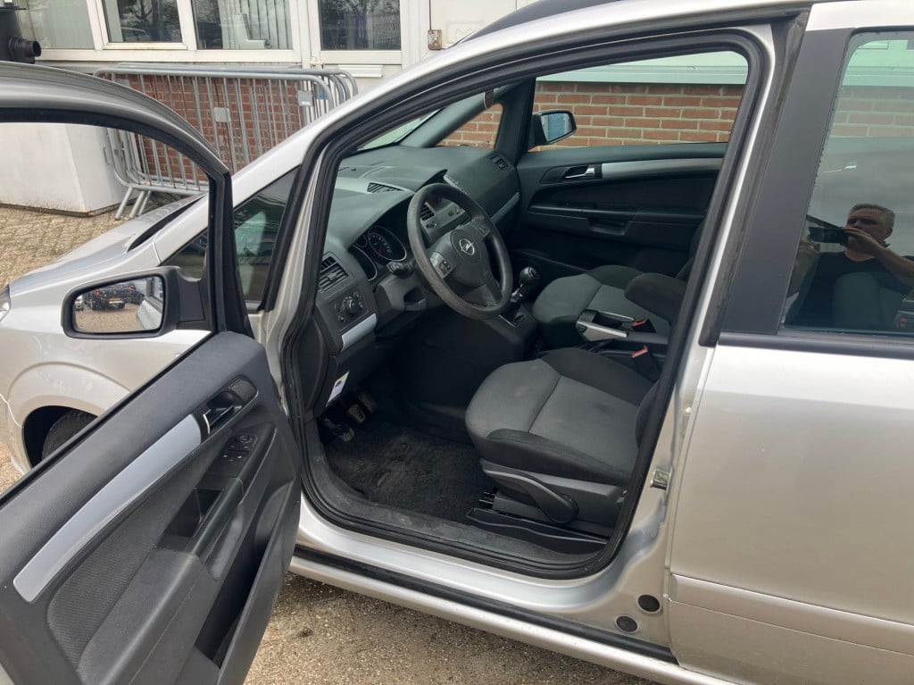 Opel Zafira 1.8 enjoy 7 persoons