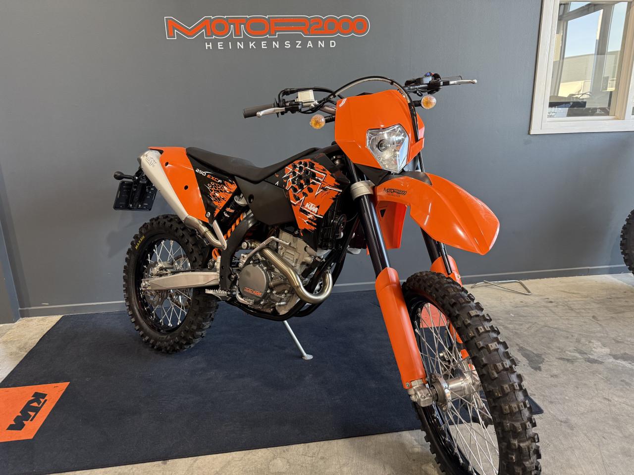 KTM 250 EXC-F bijna nieuw!