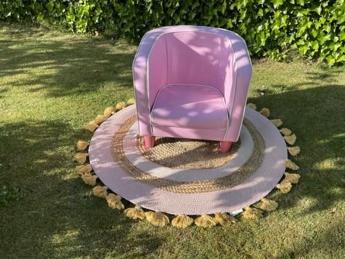Stoeltje met vloerkleedje