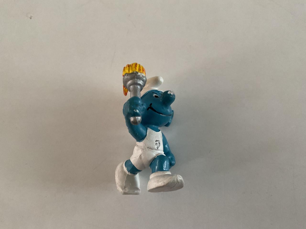 Verschillende Smurfen.    Merk: Schleich.  Peyo.    Rubber.   +/- 5 cm hoog