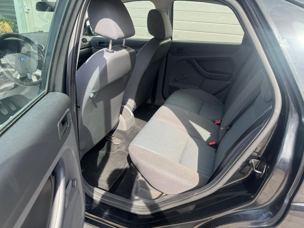 Ford Focus 1.6-16v champion/129.409 nap/apk vol jaar/airco/trekhaak