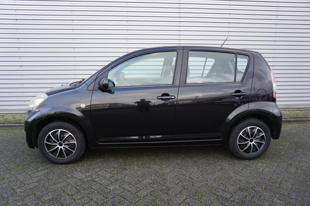 Daihatsu Sirion 2 1.3-16v prestige airco / elektr. ramen / nap