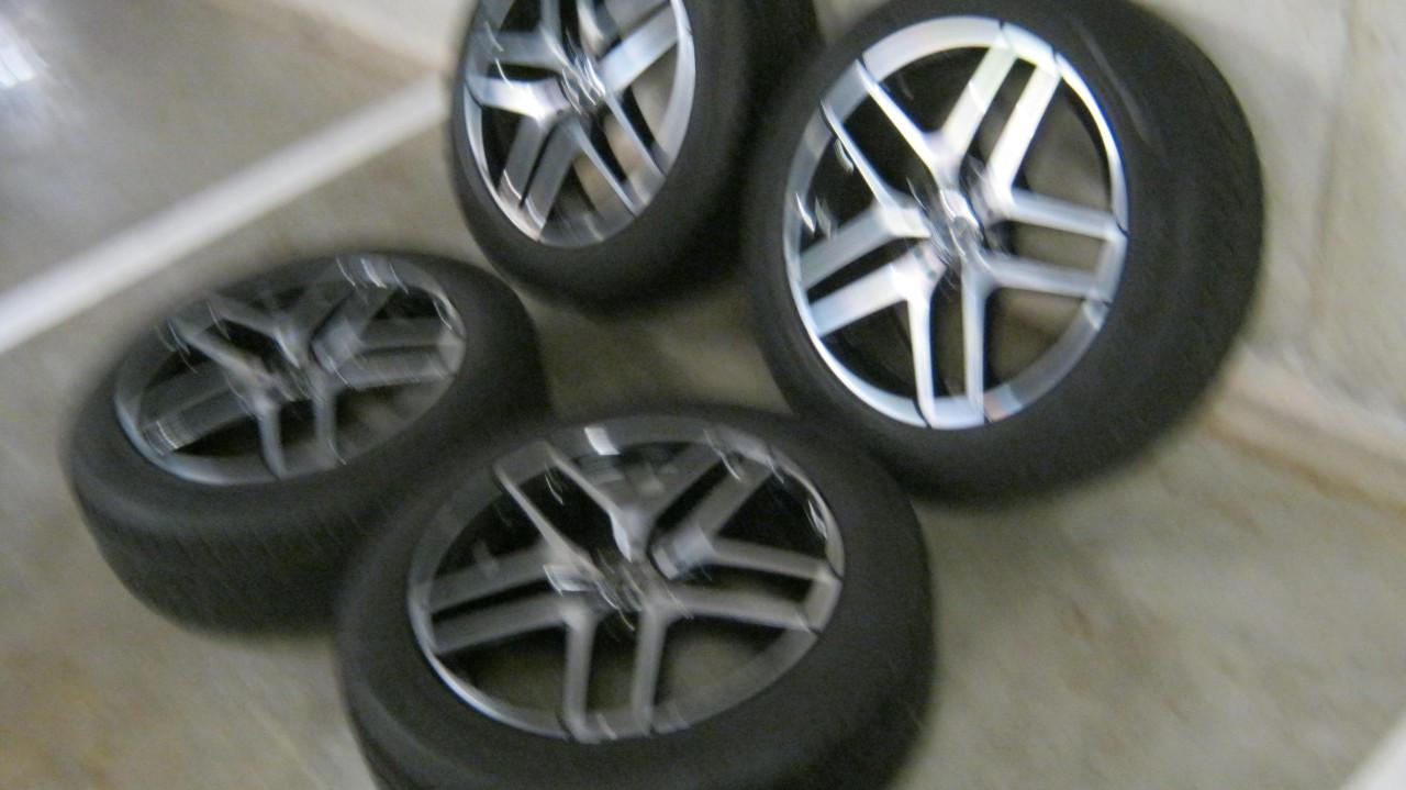 Z.G.A.N . MERCEDES  19 INCH AMG VELGEN MET WINTER BANDEN