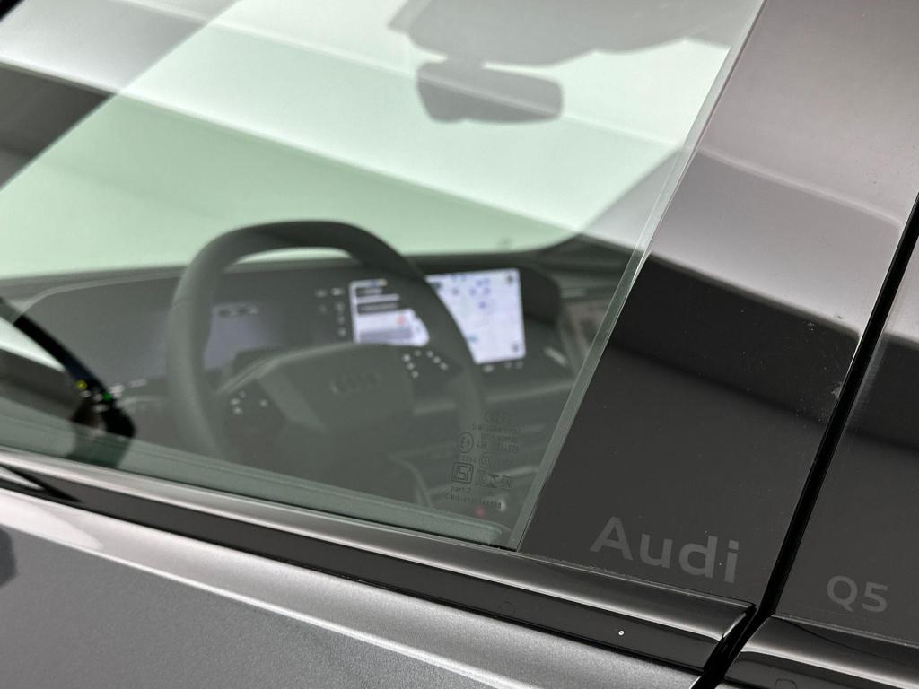 Audi Q5 s edition competition e-hybrid 270 kw / 367 pk suv
