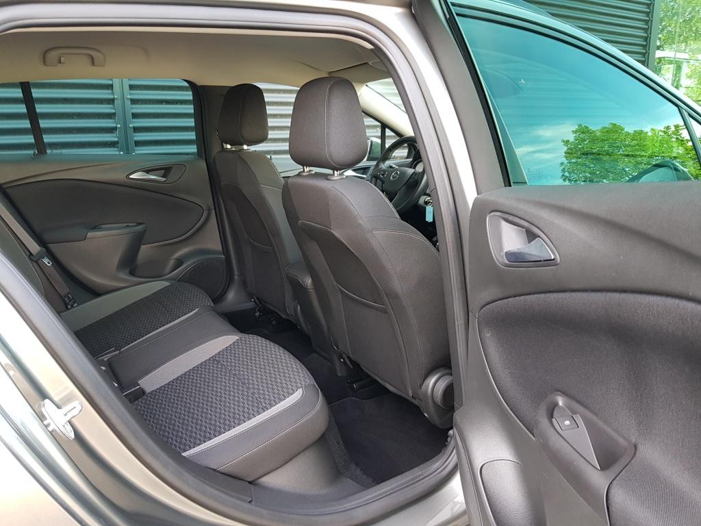 Opel Astra sports tourer edition 1.2