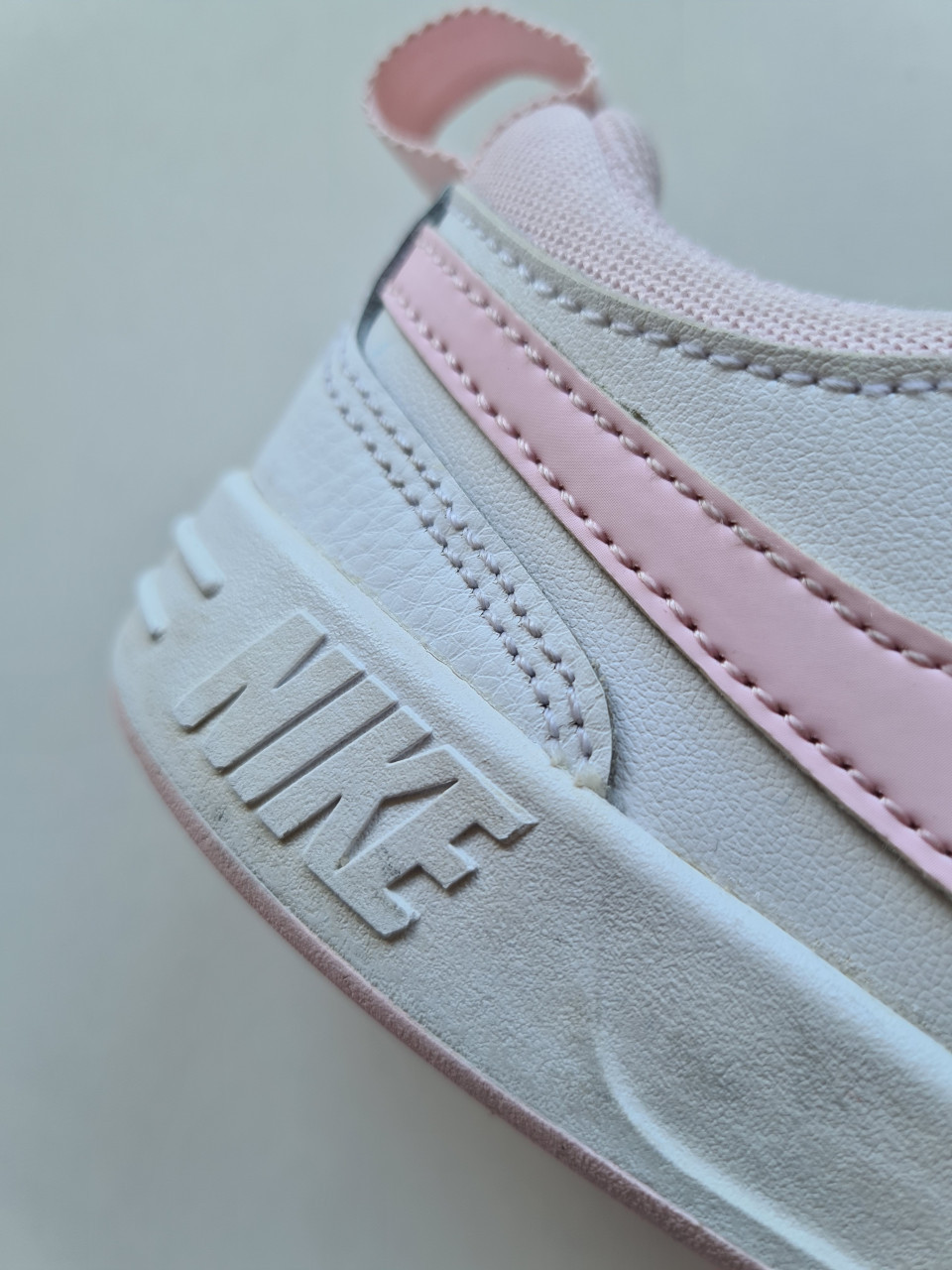 Nike witte met roze klittenband sneackers  Maat 31