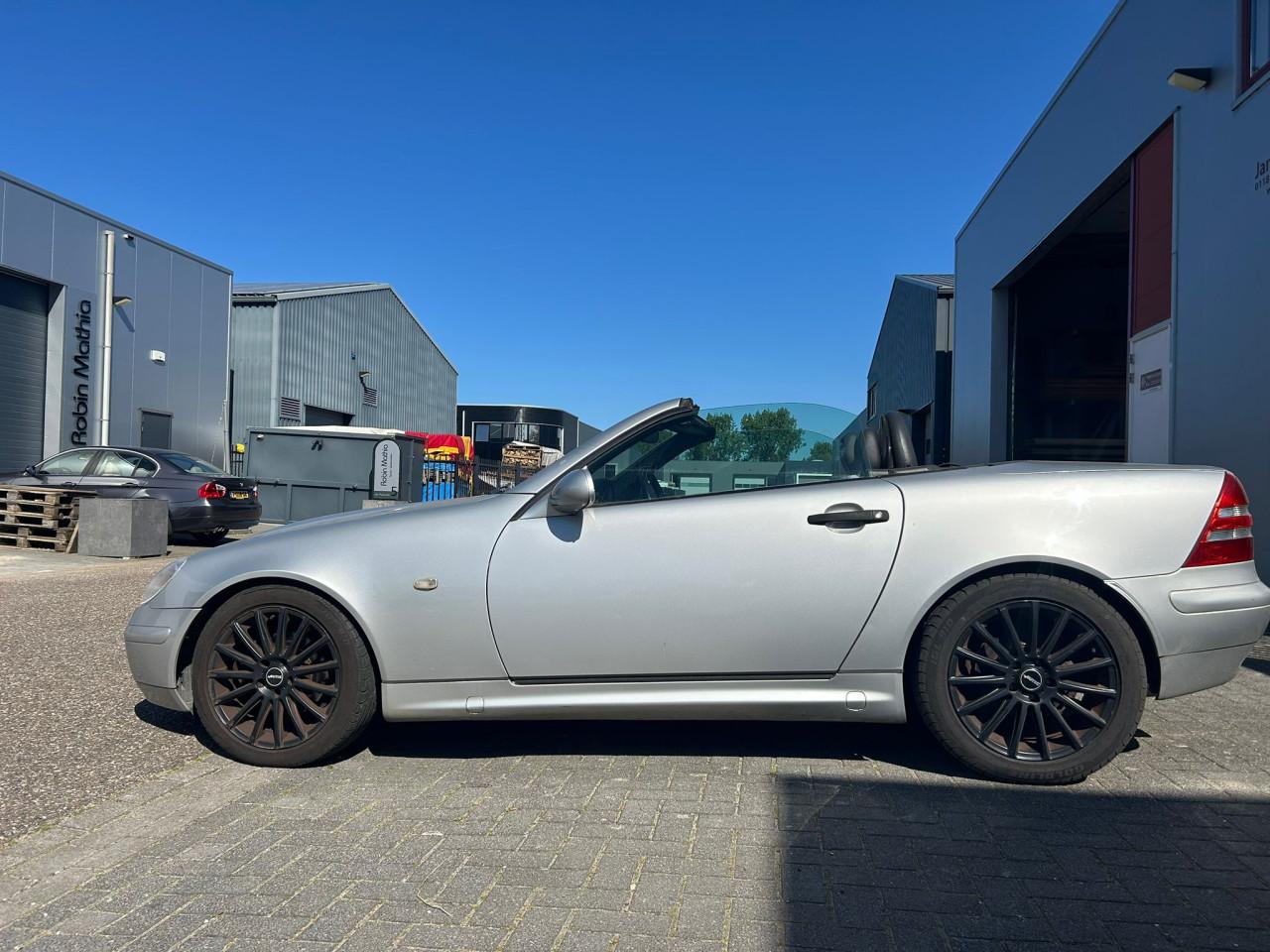 Mercedes-Benz SLK-klasse 200 Mooie Auto en Klinkt Mooi Sportief!