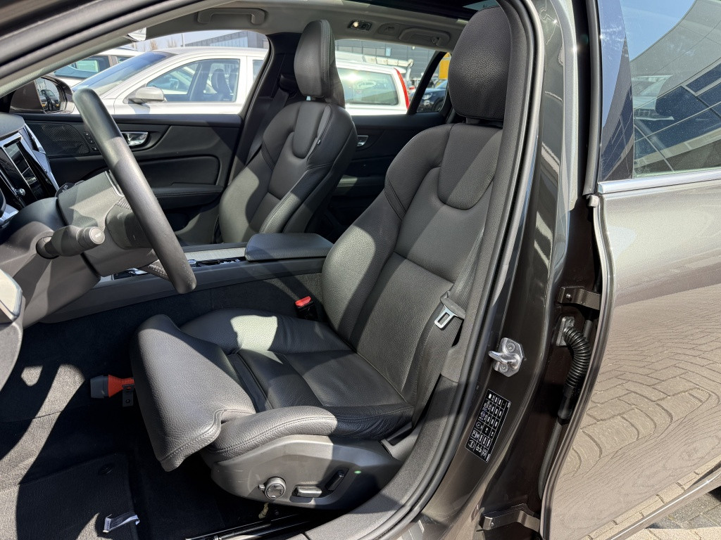 Volvo V60 b3 163pk inscription| panodak| adap.cruise| camera| leder| h&k s