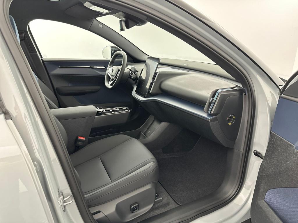 Volvo Ex30 cross country p5 long range ultra europa