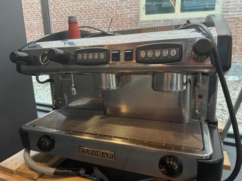 Italiaanse piston espressomachine van het merk Expobar