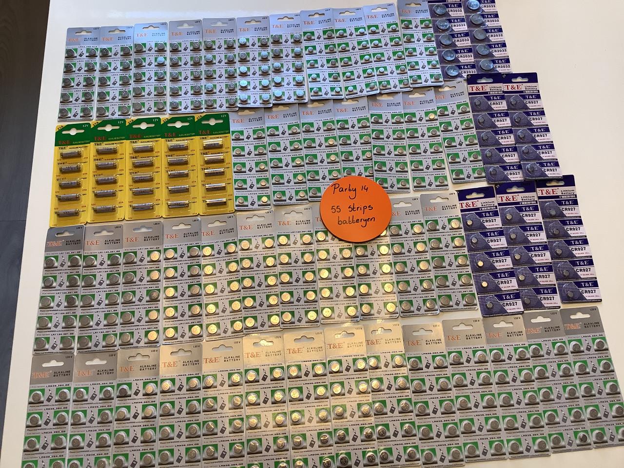 Partij diversen knoopcel batterijen.  ( partij 14)