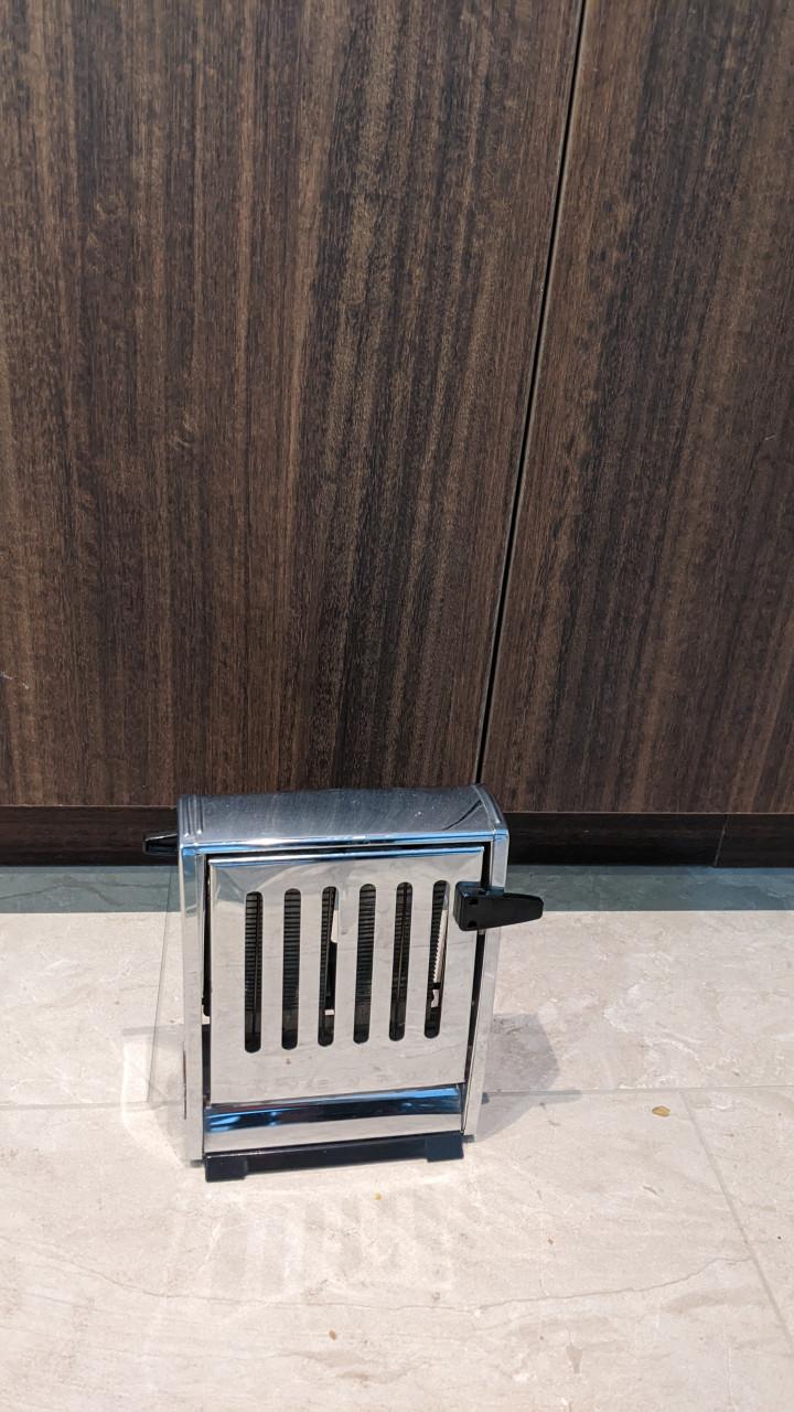 Oude RVS brood toast maker