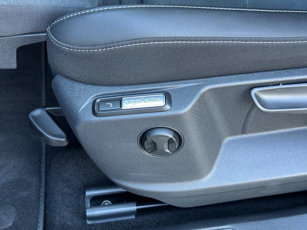 Volkswagen T-roc 1.5 tsi 150pk dsg style | trekhaak | navi | iq light | ada