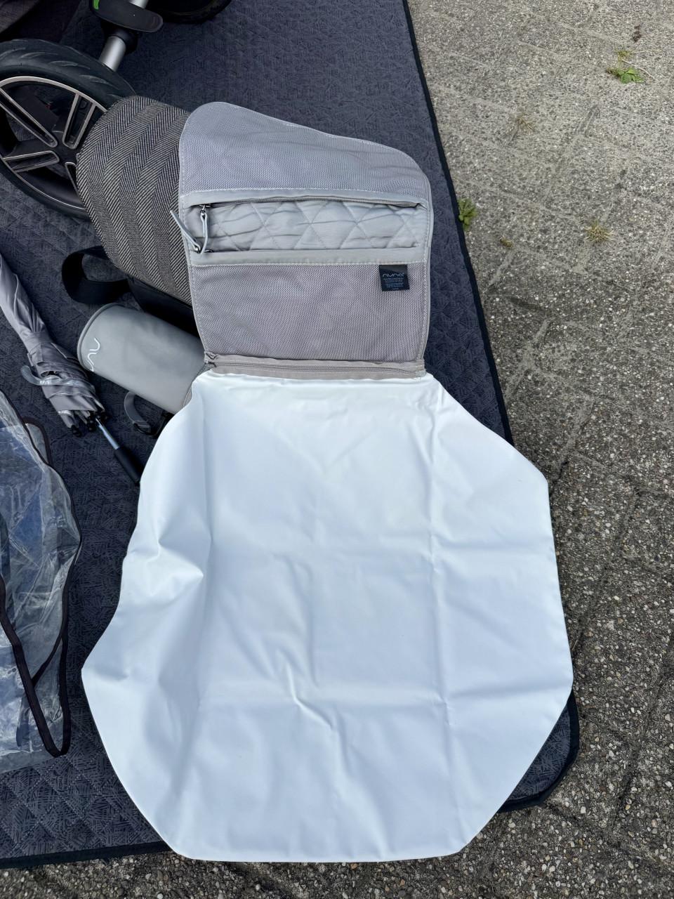 Nuna Mixx Suited zeer compleet incl. Nuna luiertas Verona