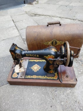 Singer naaimachine machine heeft een opknap beurt nodig