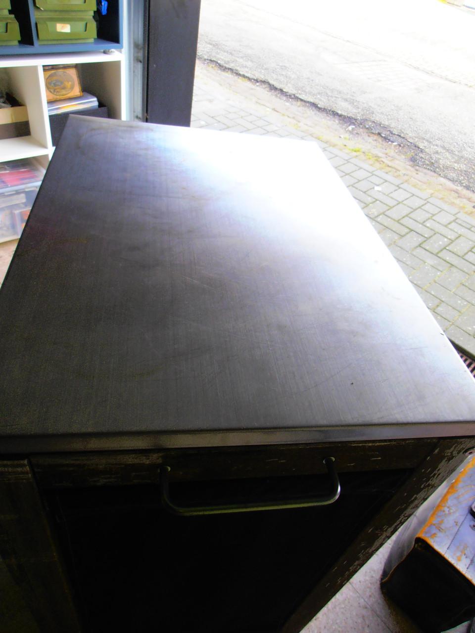 Buitenkeuken/kast verrijdbaar