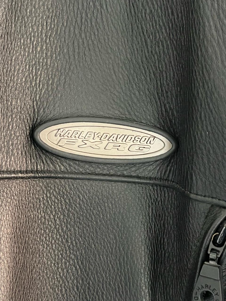 Lederen motorjas en bijpassende -broek van Harley Davidson