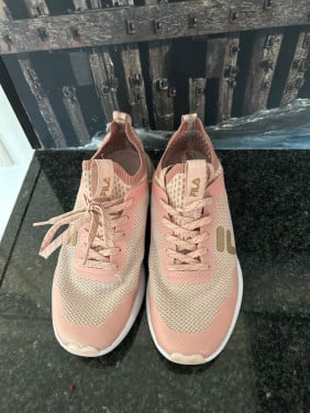 Fila maat 37 als nieuw