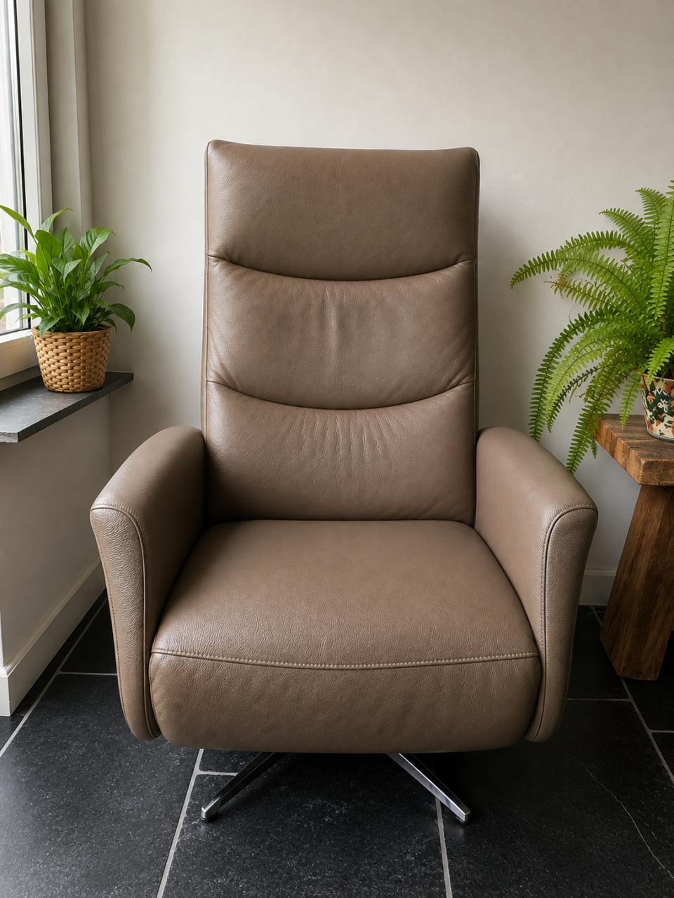 Mooie elektrisch bedienbare relax fauteuil, taupe