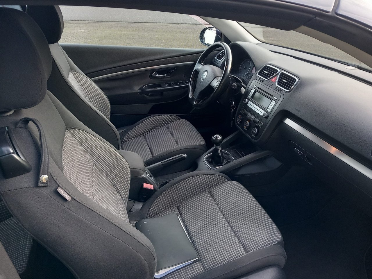 Volkswagen Eos 2.0 16v FSI Cabrio bj:2006 airco 140.000km nap