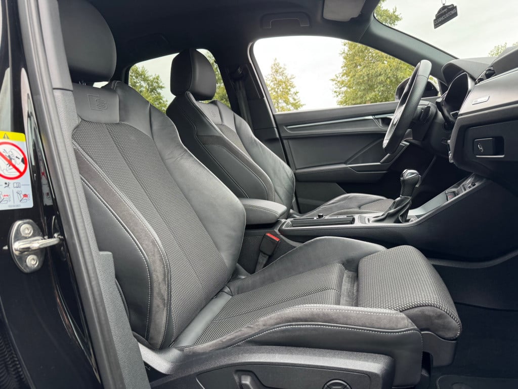 Audi Q3 35 tfsi 3x s-line * keyless * matrix led * carplay