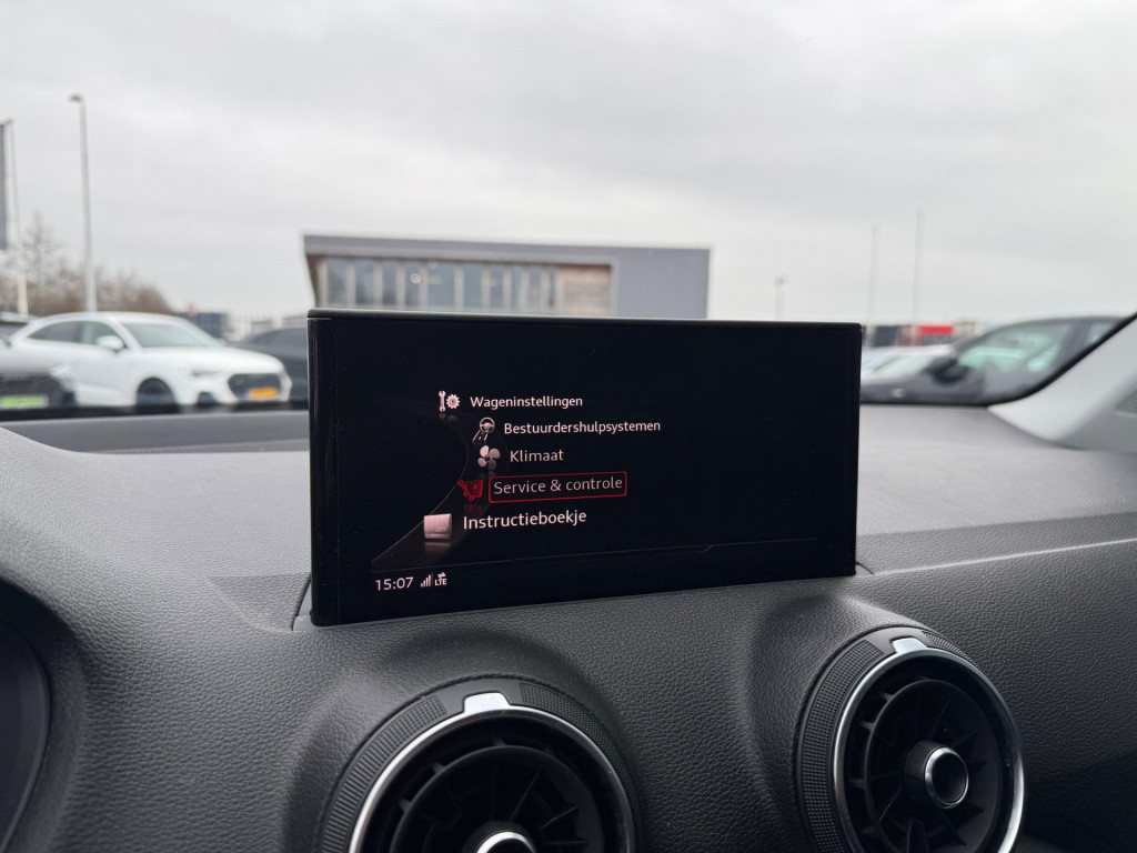Audi Q2 30 tfsi s-line * virtual cockpit * carplay * keyless * leder