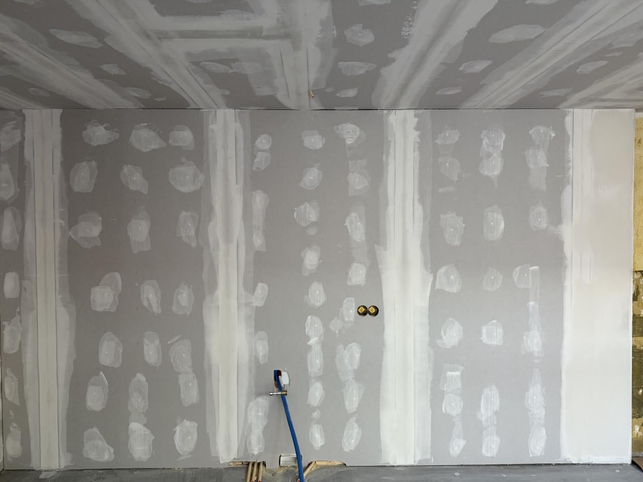 Naden smiren En Stukadoor Tel.0685004348