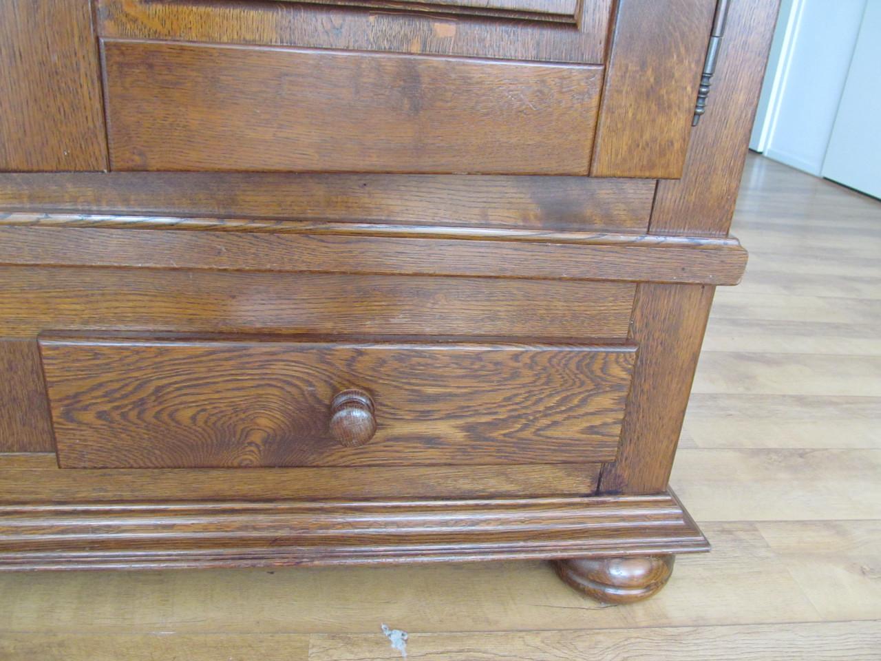 Eiken houten kast met 3 legplanken en 2 laden