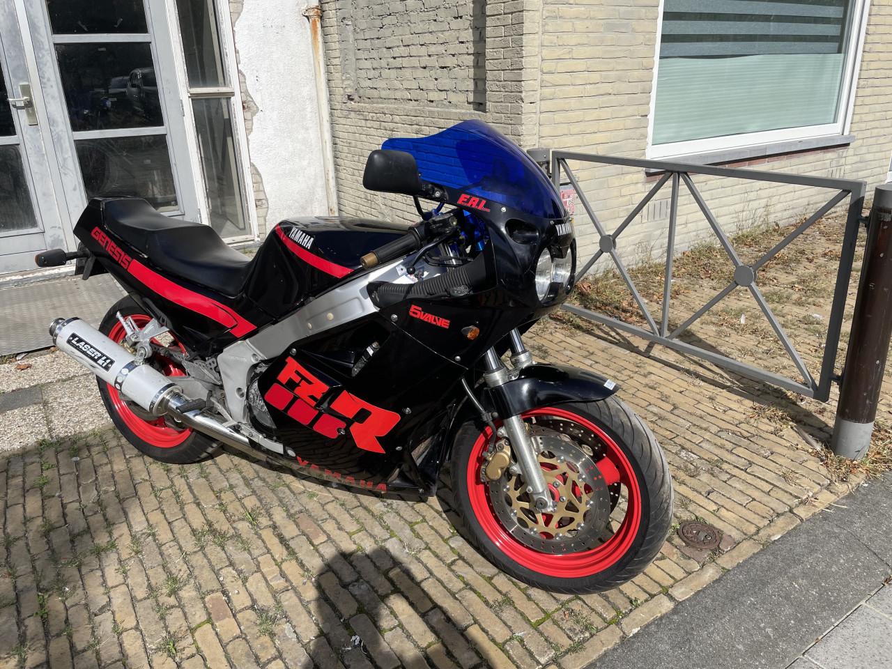 Yamaha FZR 1000