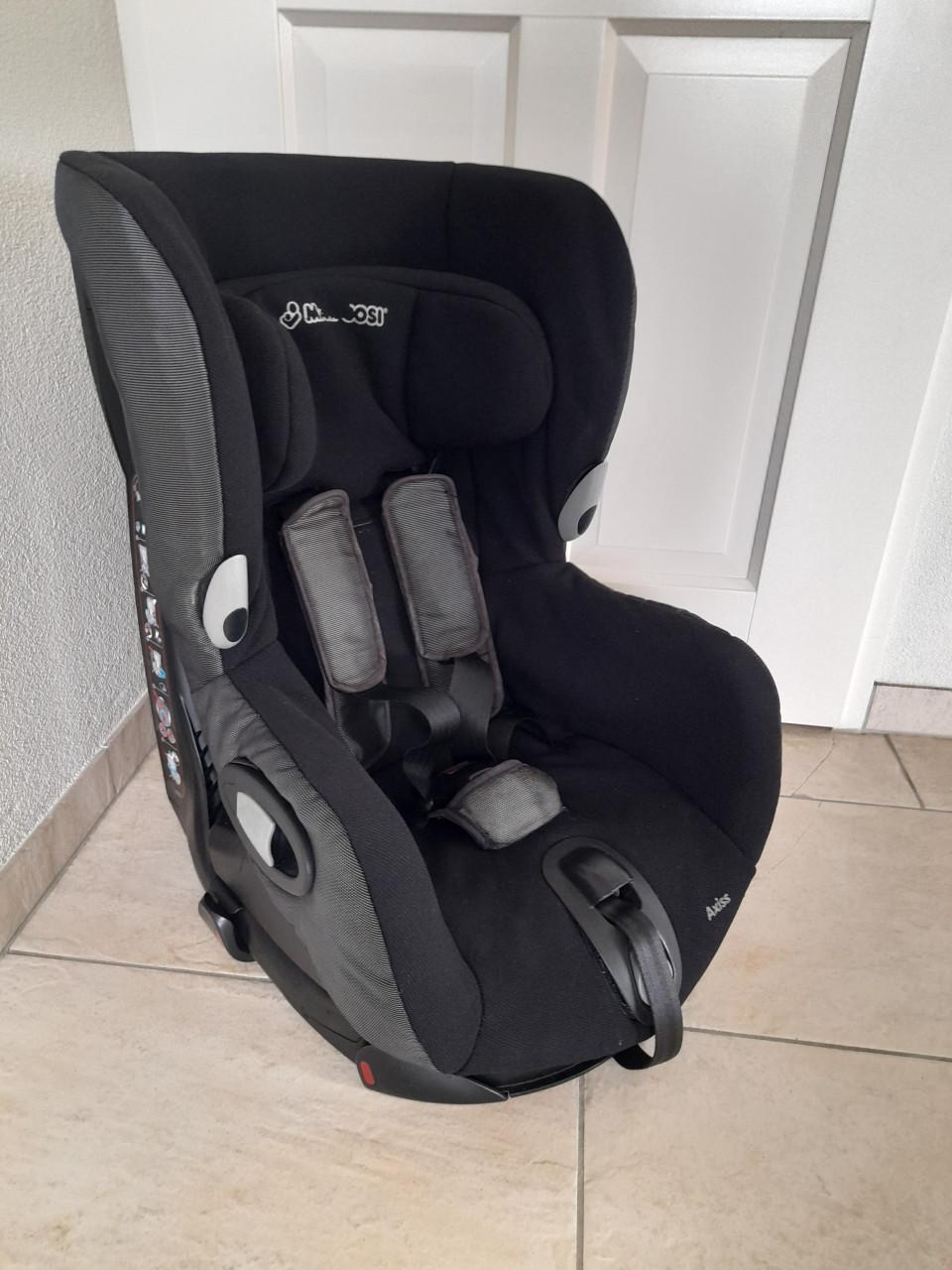 Autostoel Maxi - cosi  Axiss  (DRAAIBAAR) 9 / 18 kg ( in goede nette staat)