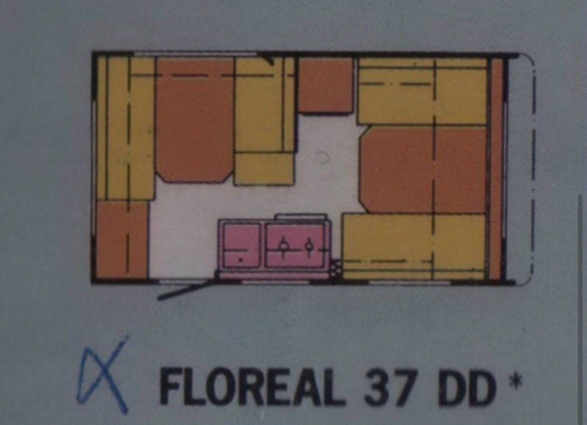 Mooie 4 persoons lichtgewicht caravan 1993 met voortent