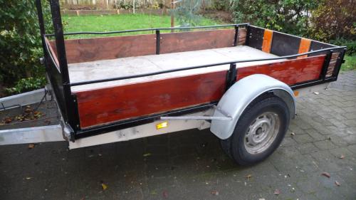 TE KOOP GROTE ENKELASSER aanhanger 750 KG dus voor gewoon rijbewijs