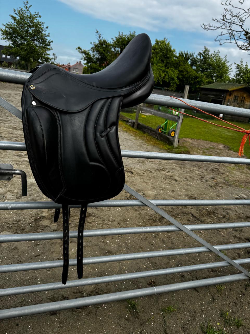 Busse bozen Dressuurzadel 17 inch
