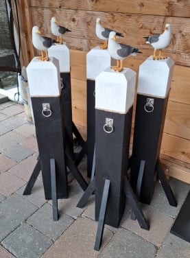Houten Meerpalen met Meeuw