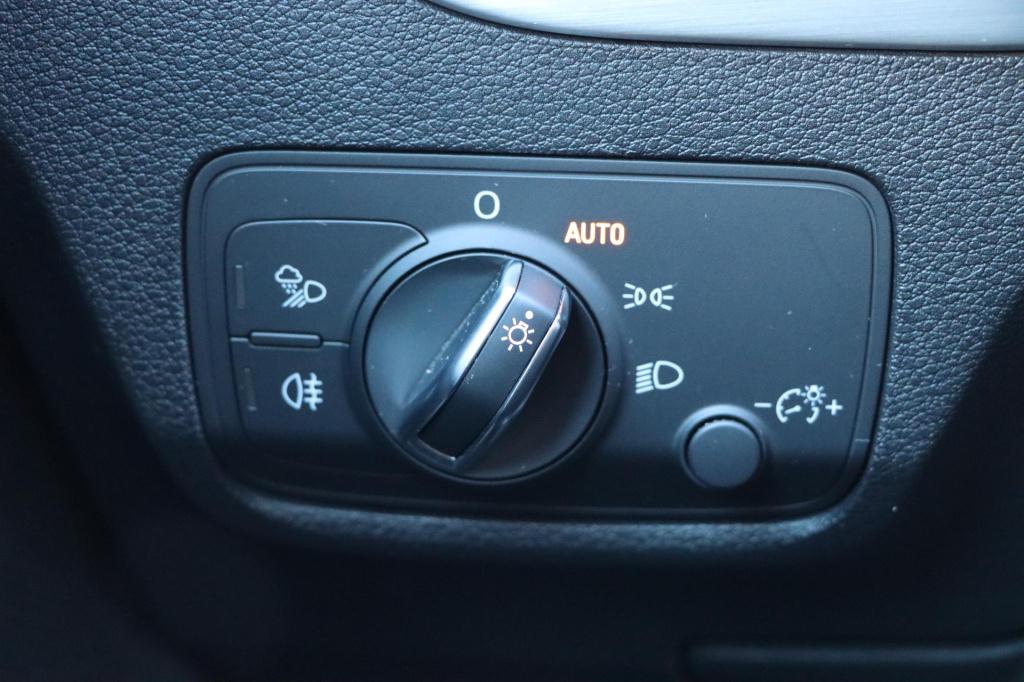 Audi Q2 35 tfsi s edition 150pk s tronic panorama dak | stoelverwarming