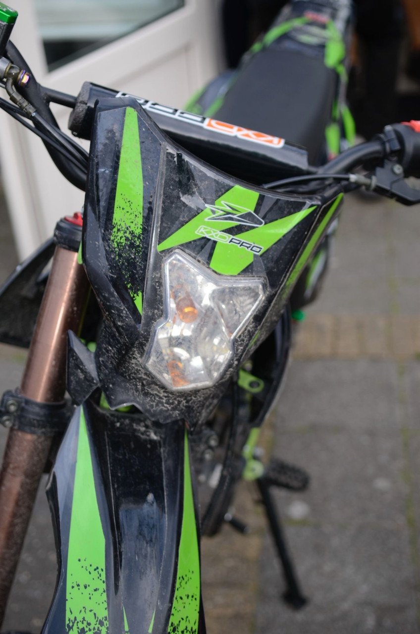 Crosser