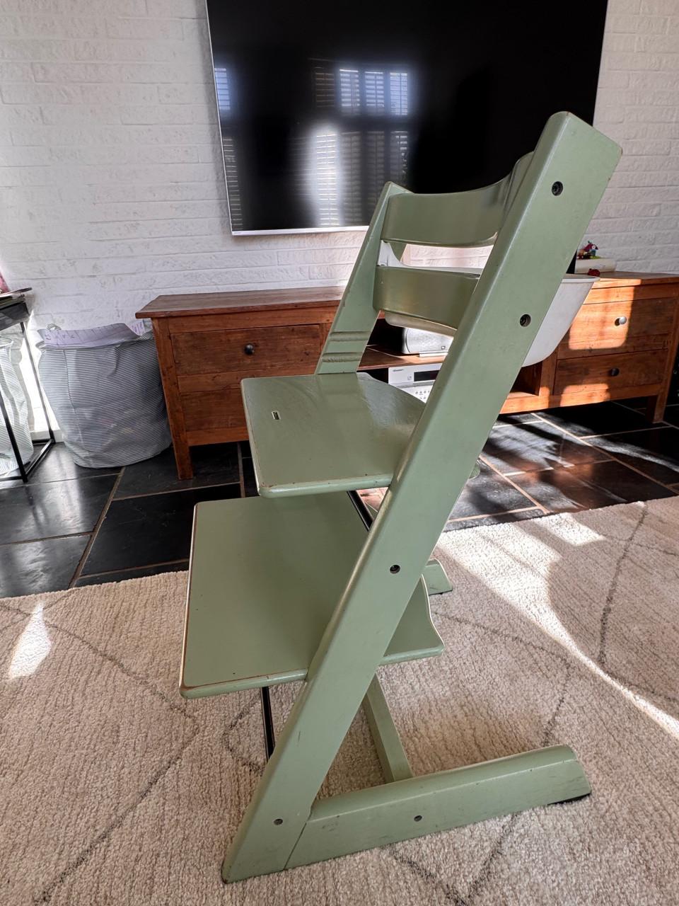 Stokke tripp trapp + opbergvak (moss green)