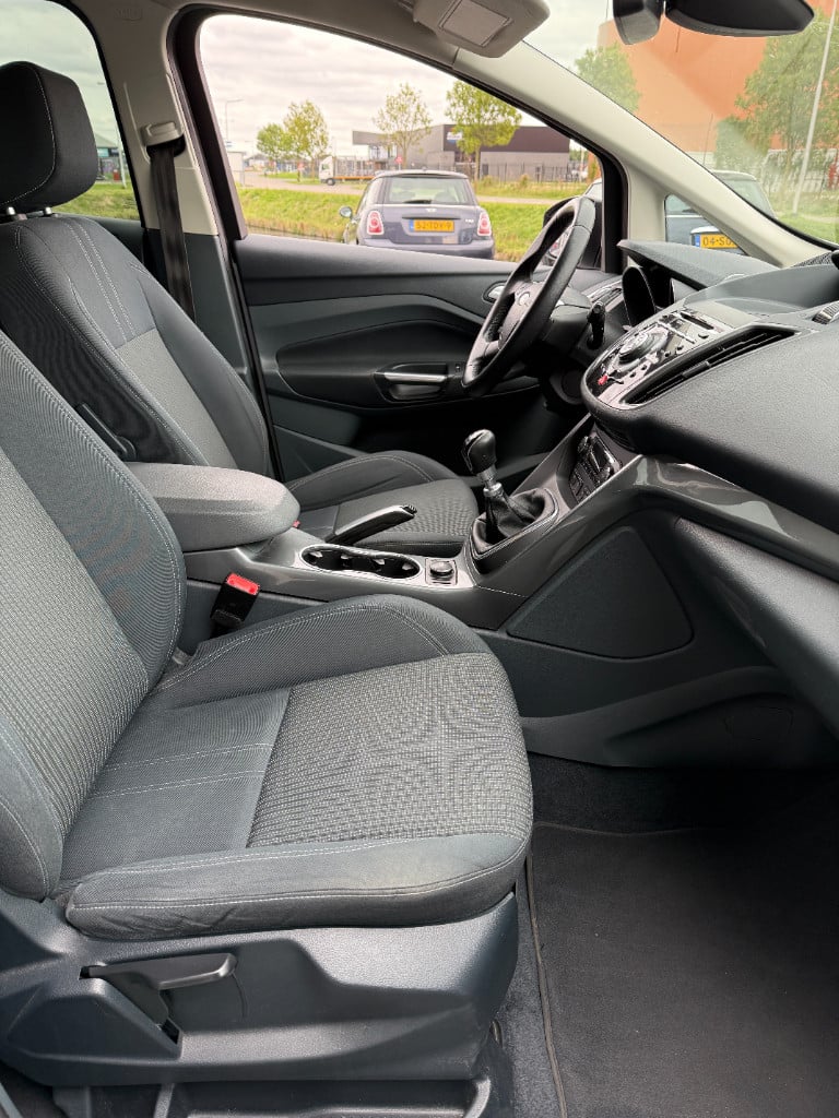 Ford C-max 1.0 - titanium - nieuwe distributie -125pk