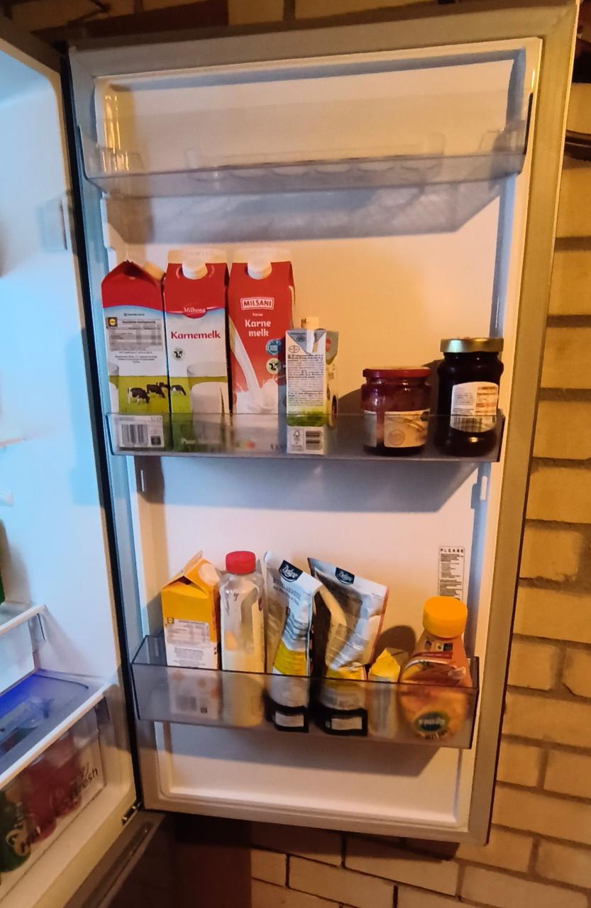 Beko koel/vriescombinatie i.z.g.s. 200 euro.