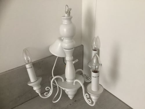 Wit hout Kroonluchter met Kapjes en Lampjes voor in de kinderkamer