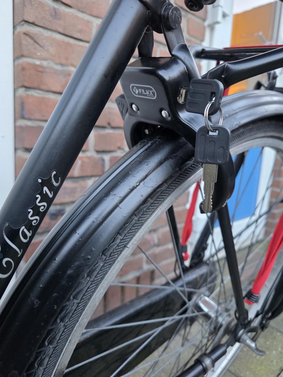 Dames fiets met voordrager 28 inch met trap rem achter-Nieuw slot