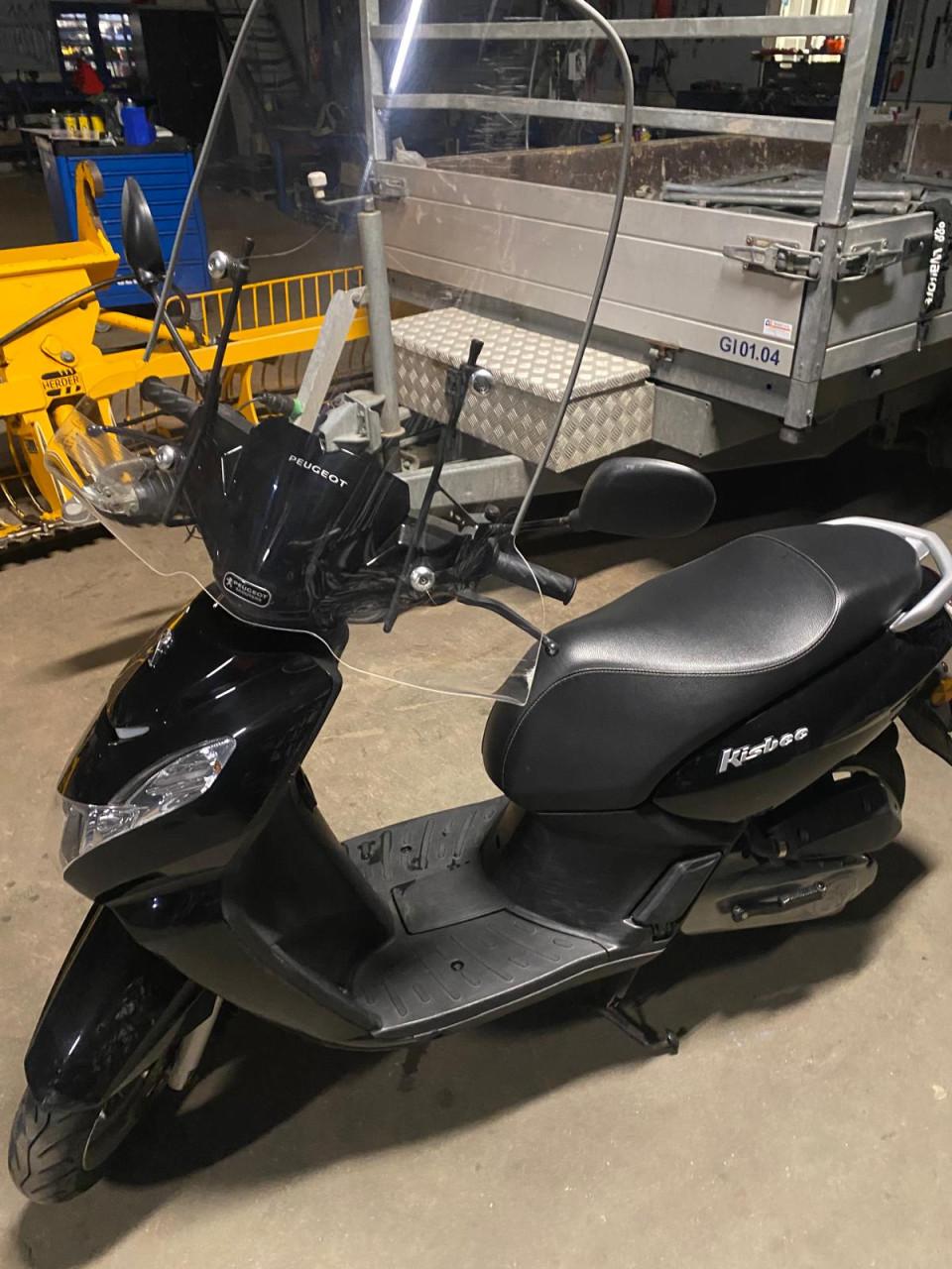 Peugeot Kisbee scooter