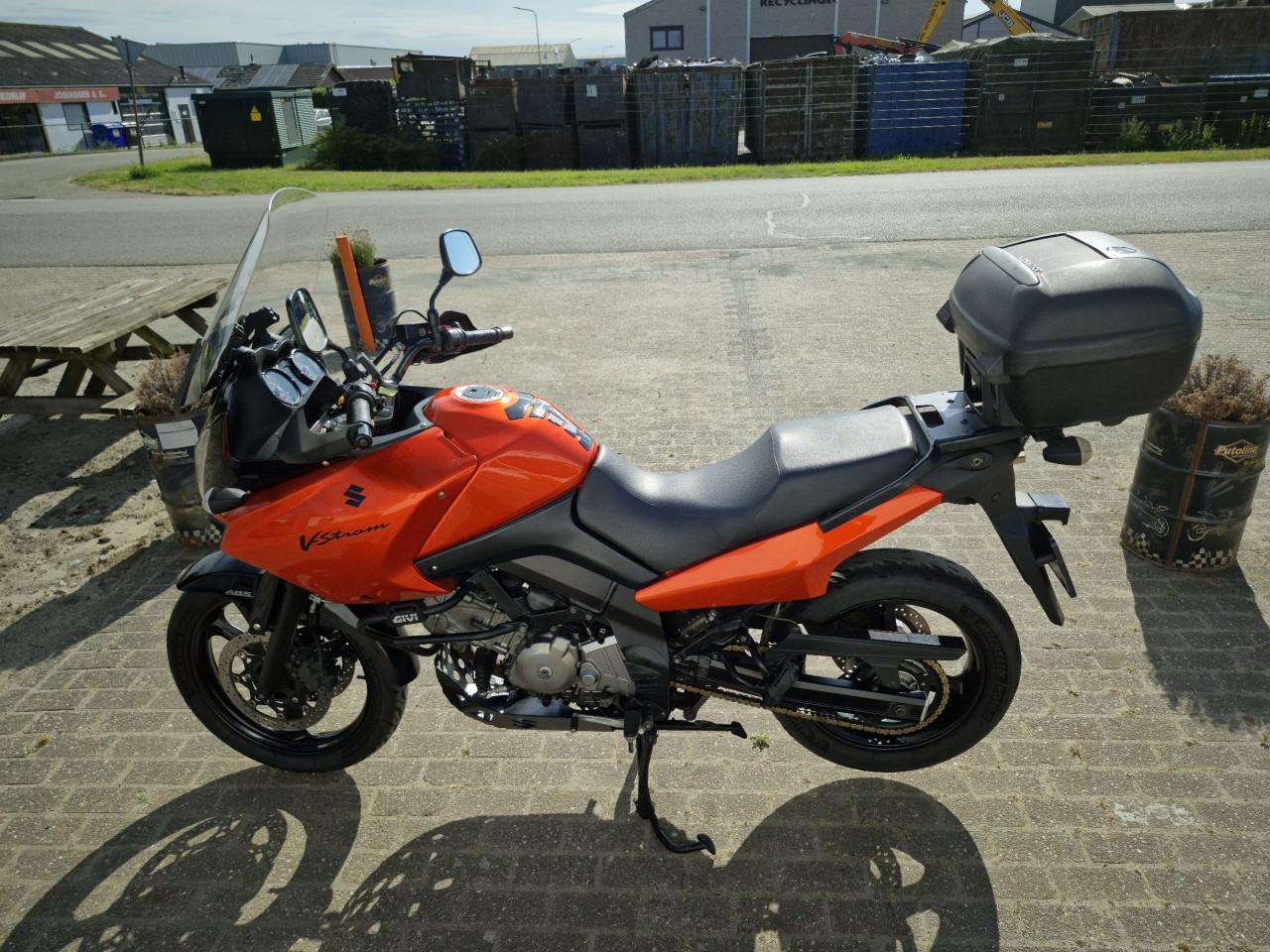 Suzuki VStrom DL650 abs uit 2011 met veel extra's