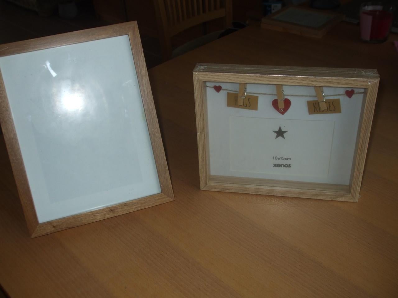 Te koop nieuwe fotolijsten.