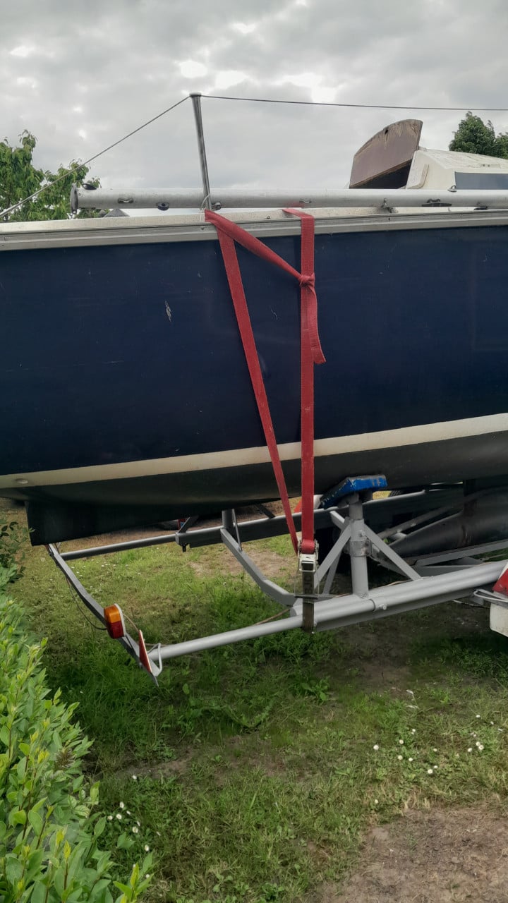 Zeilboot met trailer