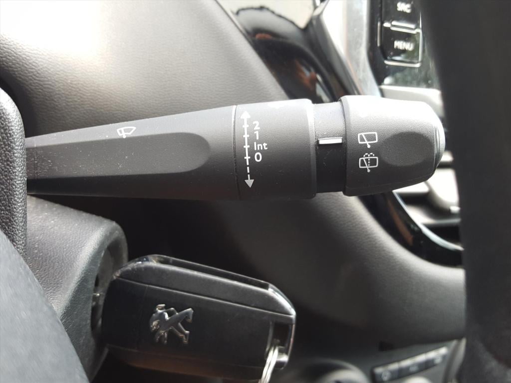 Peugeot 208 1.2 82pk 5d blue lion navigatie | airco | cruise control | park