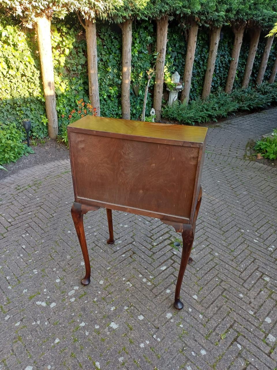 Schattig antiek schrijfbureautje